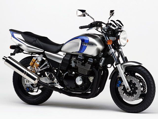 2003年 XJR400R シルバー3(カタログメイン)