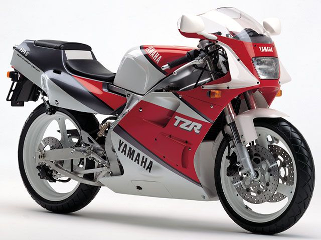 1990年 TZR250 シルキーホワイト/パッションレッド(カタログメイン)