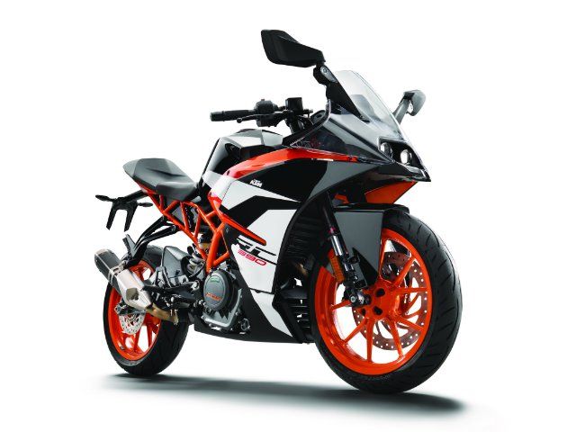 2017年 RC390 (カタログメイン)