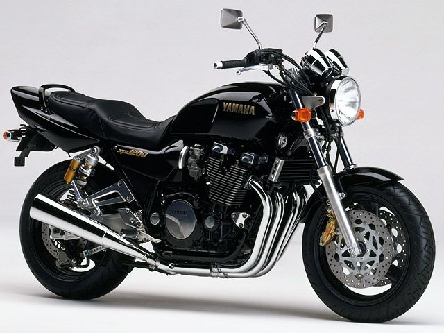 1995年 XJR1200 ブラック2(カタログメイン)