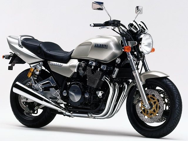 1994年 XJR1200 ニューシルバーダスト(カタログメイン)