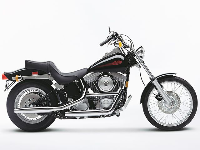 1999年 FXST Softail Standard (カタログメイン)