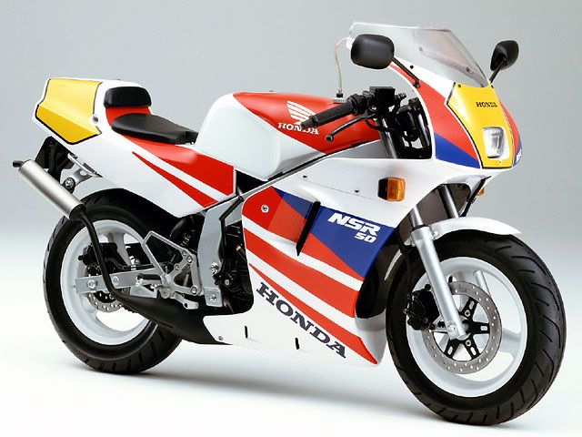 1990年 NSR50 ロスホワイト/ファイティングレッド(HRCカラー)(カタログメイン)