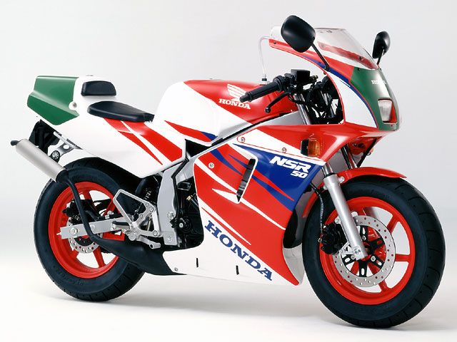 1994年 NSR50 ロスホワイト/ファイティングレッド(カタログメイン)