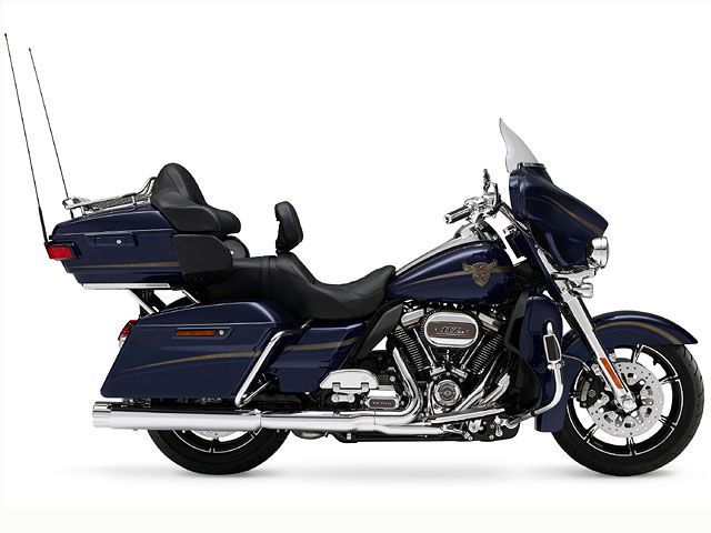 2018年 CVO FLHTKSE ANV Urtra Limited Anniversary Odyssey Blue(カタログメイン)