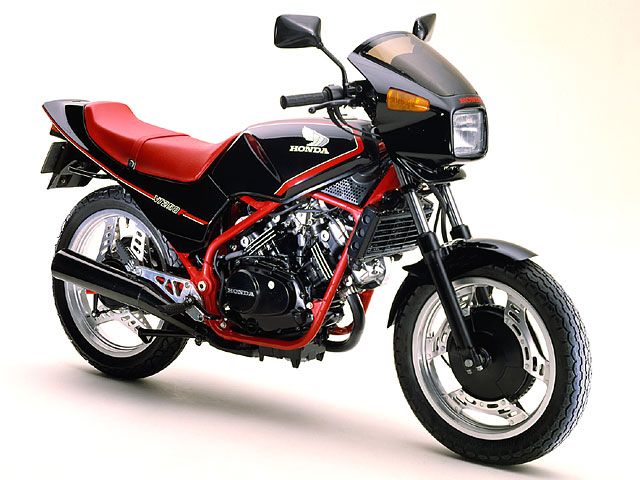 1982年 VT250F (カタログメイン)