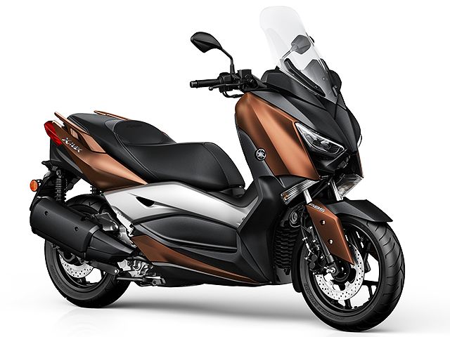2017年 XMAX 300 MAT DARK GRAYISH ORANGE ME 1(カタログメイン)