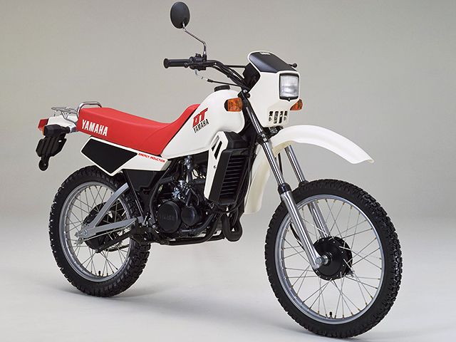 1982年 DT50 ホワイト(カタログメイン)