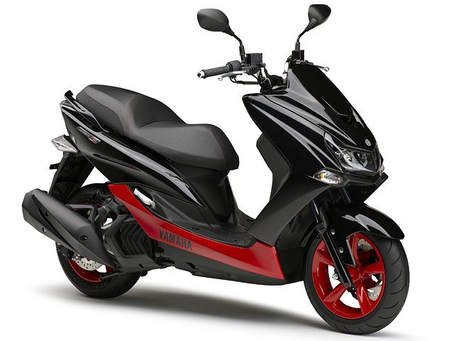 2018年 MAJESTY S ブラックメタリックX(カタログメイン)
