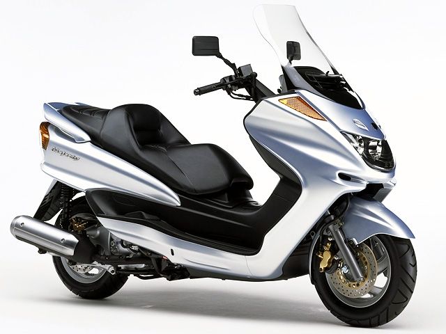 2001年 MAJESTY シルバー1(カタログメイン)