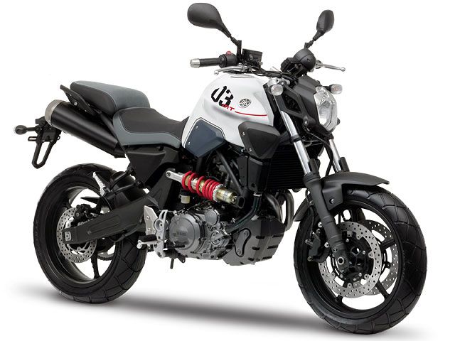 2011年 MT-03(660cc) (カタログメイン)