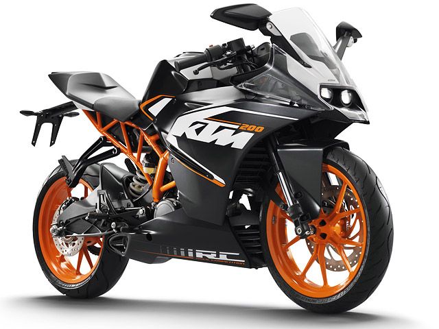 2014年 RC200 (カタログメイン)
