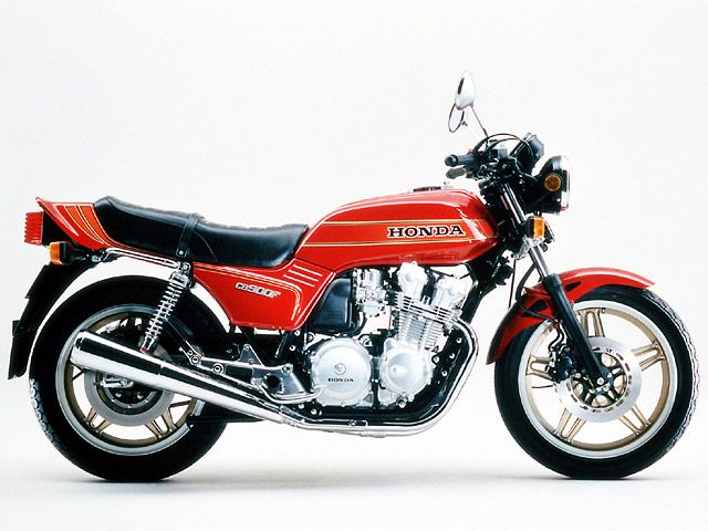 1981年 CB900F (画像は欧州仕様)(カタログメイン)