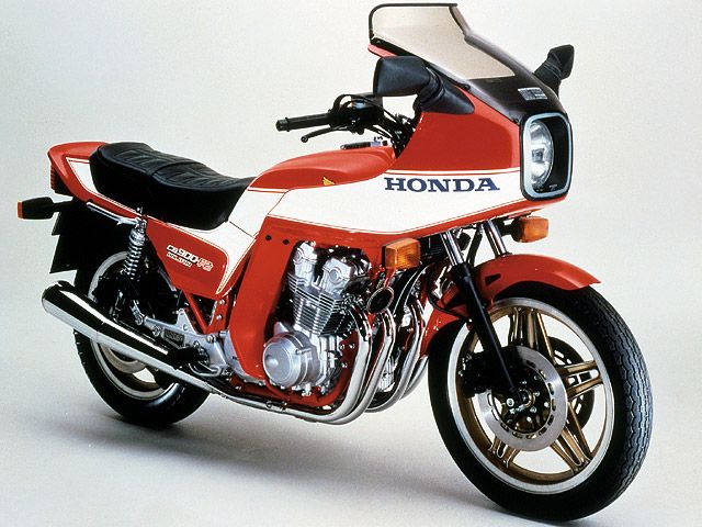 1981年 CB900F2 (画像は欧州仕様)(カタログメイン)