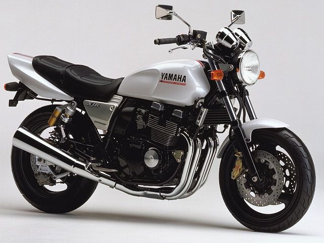 1995年 XJR400R ブルーイッシュホワイトカクテル1(カタログメイン)