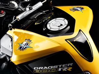 2017年 BRUTALE 800 DRAGSTER RR（燃料タンクイメージ）