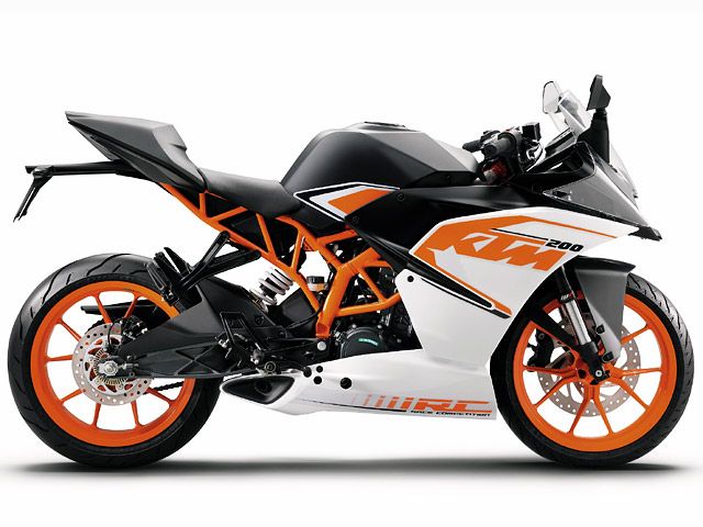 2018年 RC200 (カタログメイン)