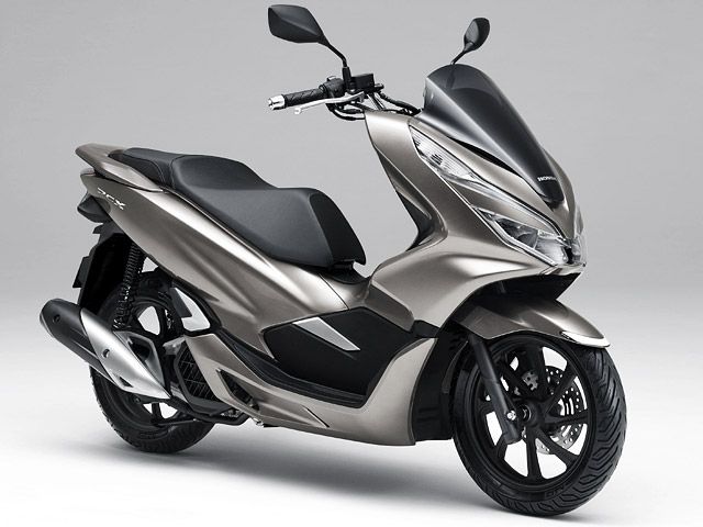 2018年 PCX ブライトブロンズメタリック(カタログメイン)
