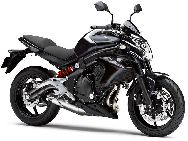 2012年 ER-6n ABS メタリックスパークブラック(カタログメイン)