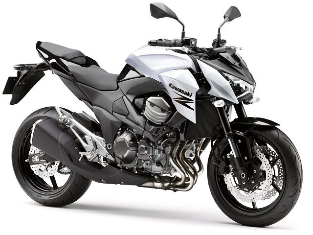 2013年 Z800(ZR800C) パールスターダストホワイト×メタリックスパークブラック(カタログメイン)