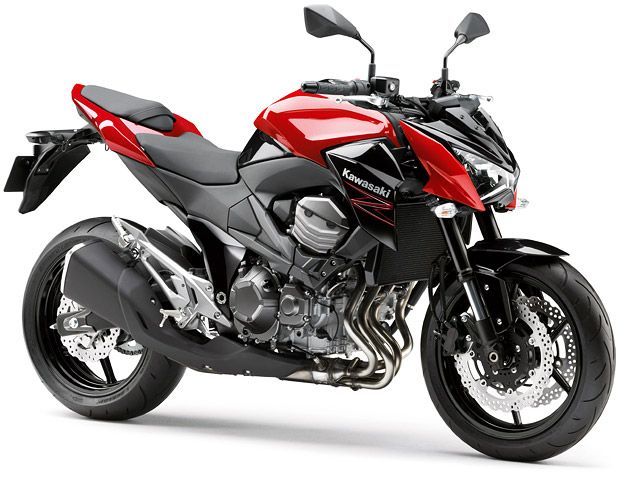 2015年 Z800(ZR800C) キャンディパーシモンレッド×メタリックスパークブラック(カタログメイン)
