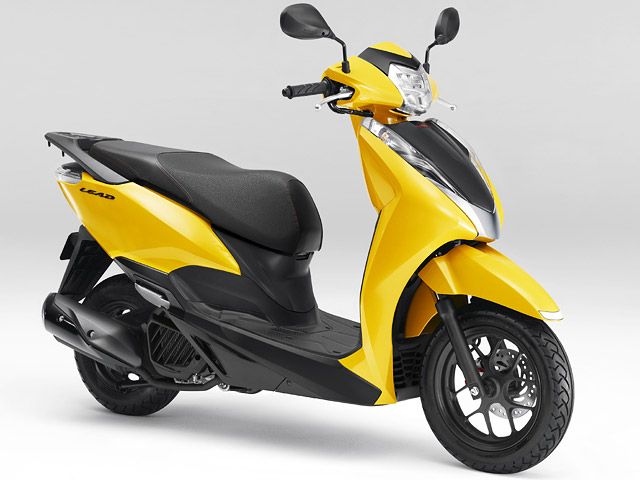 2018年 LEAD 125 SPECIAL クリッパーイエロー(カタログメイン)