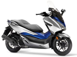 2018年 FORZA125Matt Lucent Silver Metallic/Matt Pearl Pacific Blue