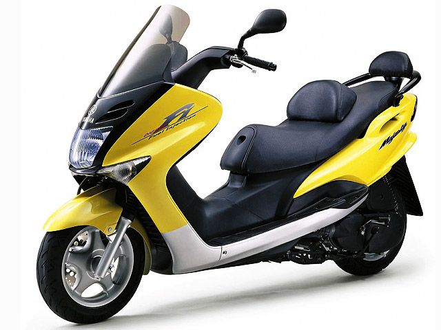 2005年 MAJESTY 125 (カタログメイン)