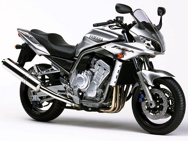 2002年 FZS1000 FAZER (カタログメイン)