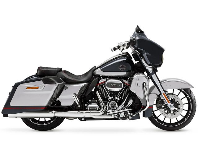 2019年 CVO FLHXSE Street Glide (カタログメイン)