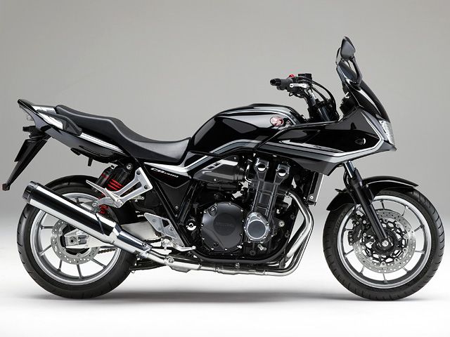 2019年 CB1300 SUPER BOL D'OR ダークネスブラックメタリック(カタログメイン)