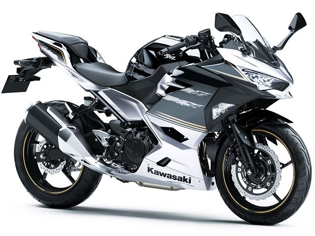 2019年 Ninja 250 メタリックファントムシルバー×メタリックスパークブラック(カタログメイン)