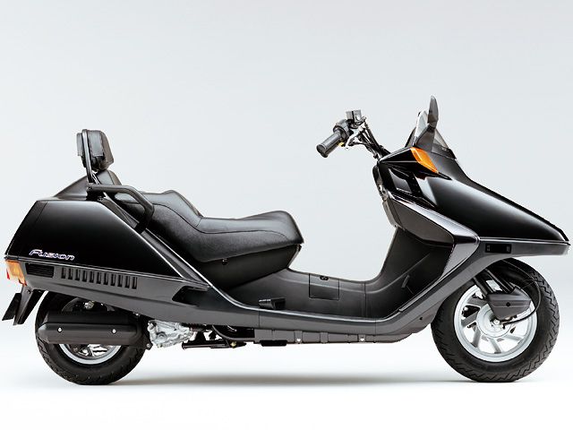 2004年 FUSION Type X ピュアブラック(カタログメイン)