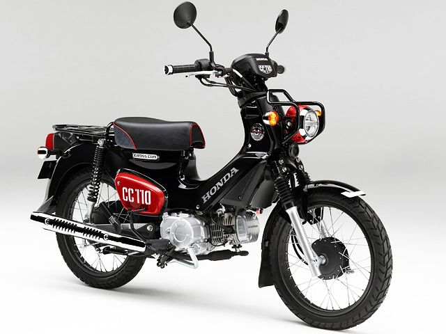 2019年 CrossCub 110 くまモンバージョン グラファイトブラック(カタログメイン)
