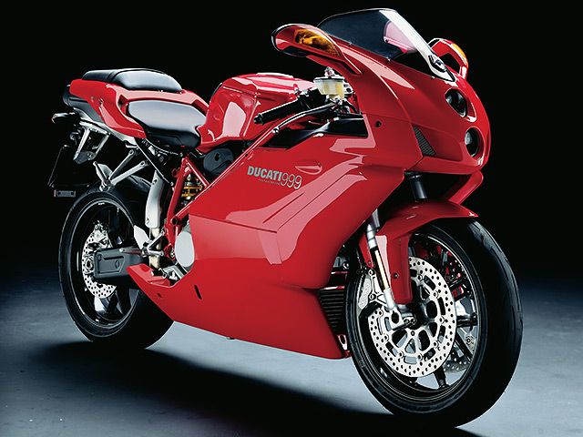 2005年 999 Biposto (カタログメイン)