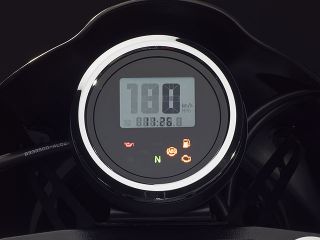 2015年 XV950 Racer(メーター表示イメージ)