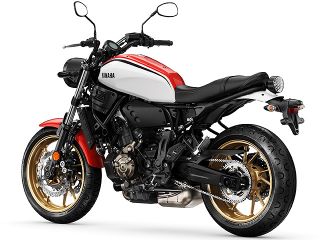 2020年 XSR700Racing Red(リアビュー)