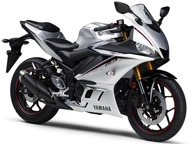 2020年 YZF-R3 ABS マットシルバー1(カタログメイン)
