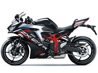 2021年 Ninja ZX-25R SE(サイドビュー)