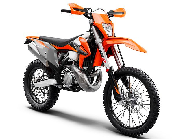 2021年 300 EXC TPI (カタログメイン)