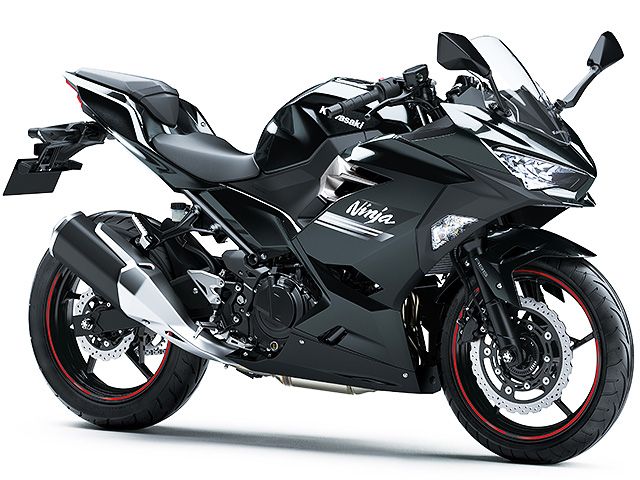 2021年 Ninja 250 メタリックカーボングレー(カタログメイン)
