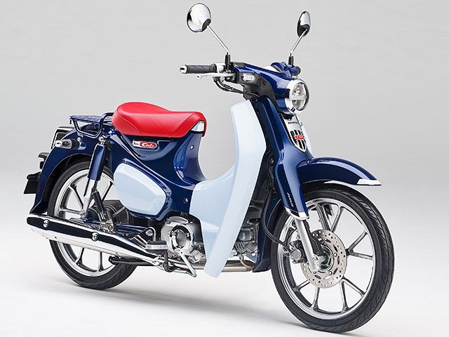 2021年 Super Cub C125 パールニルタバブルー(カタログメイン)