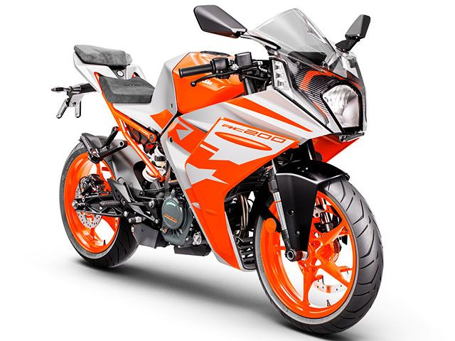 2022年 RC200 (カタログメイン)