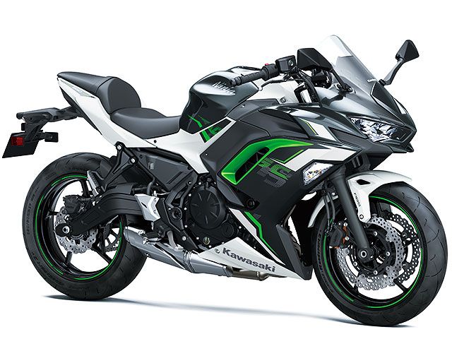 2022年 Ninja 650 パールロボティックホワイト×メタリックカーボングレー(カタログメイン)