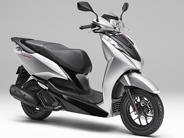 2022年 LEAD 125 マットテクノシルバーメタリック(カタログメイン)