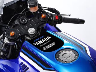 2023年 YZF-R7(タンク上部イメージ)