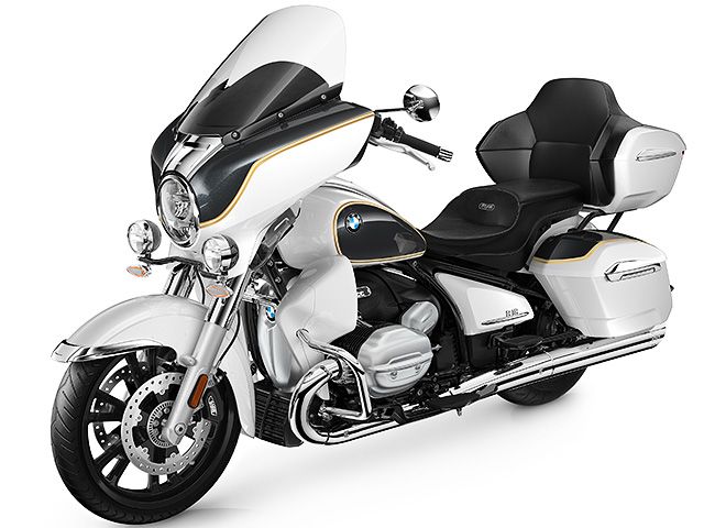2023年 R18 Transcontinental ミネラルホワイトメタリック(カタログメイン)