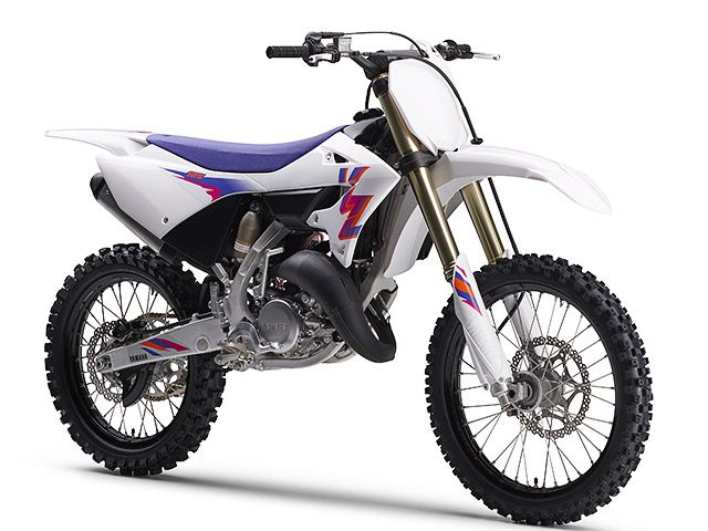 2024年 YZ125 50th Anniversary Edition パープリッシュホワイトソリッド1(カタログメイン)