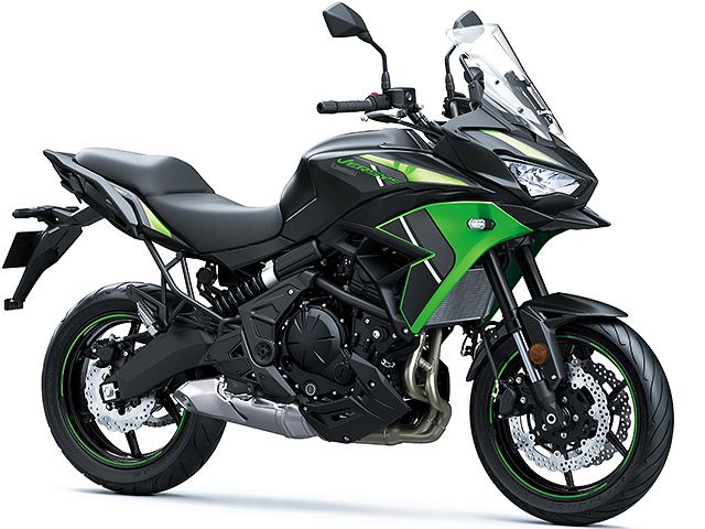 2024年 Versys 650 メタリックフラットスパークブラック×キャンディライムグリーン(カタログメイン)