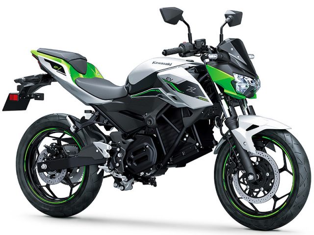 2024年 Z e-1 メタリックブライトシルバー×メタリックマットライムグリーン(カタログメイン)